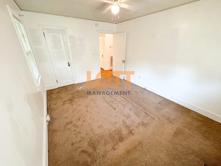 125 Irene Cir — Photo 9