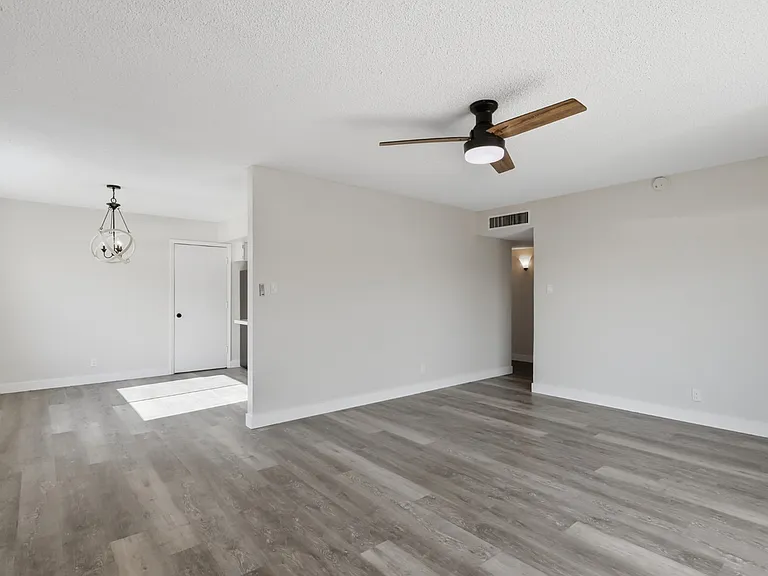 6452 Bristol Way — Photo 8