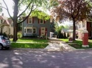 722 Palace St, Aurora, IL 60506