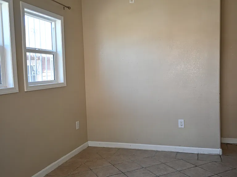 603 W 43rd Pl — Photo 32