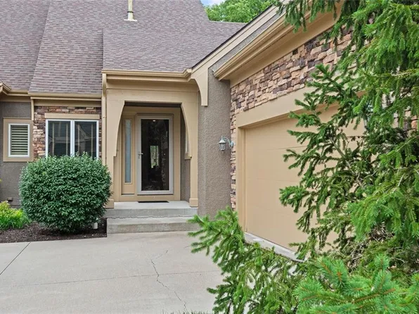 14113 S Summit St, Olathe, KS 66062