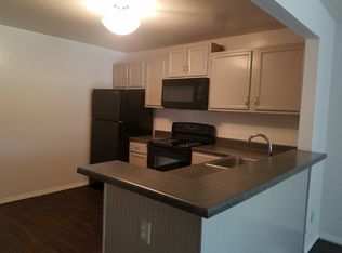 12381 Maverick Dr APT E, Maryland Heights, MO 63043