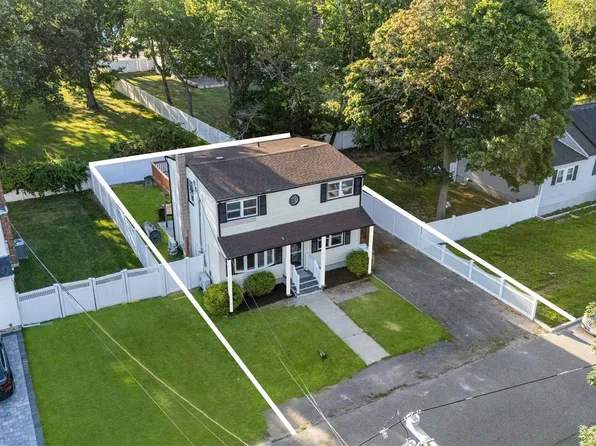 92 Washington Avenue, Deer Park, NY 11729