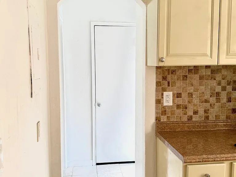 19 Salamanca Ave #1 — Photo 8