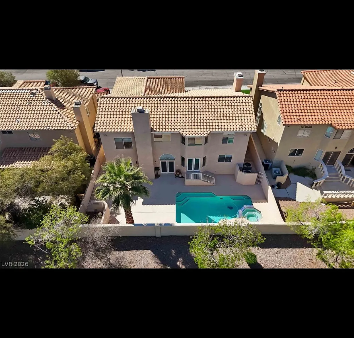 5 bed, 3490 sqft, $3,985 — Photo 4
