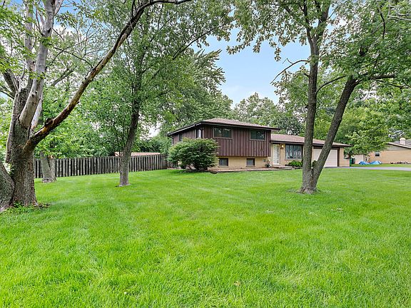 2nd image of 8540 Hillcrest Dr