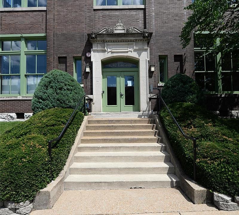 1st image of 4242 Laclede Ave APT 217