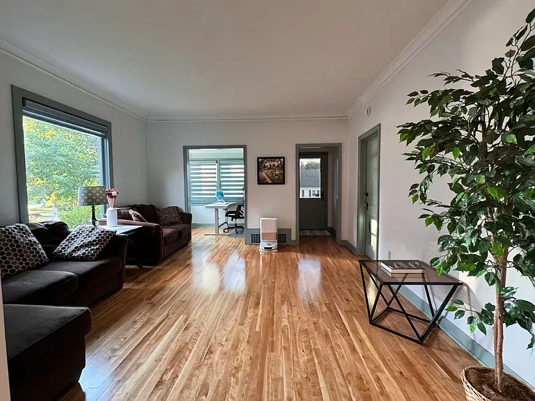 1426 1st St NW — Photo 2