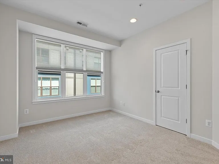 2916 Penny Ln — Photo 24