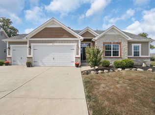 919 Mule Creek Dr, Wentzville, MO 63385