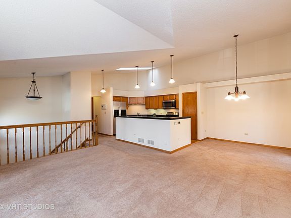 5th image of 873 S Dwyer Ave