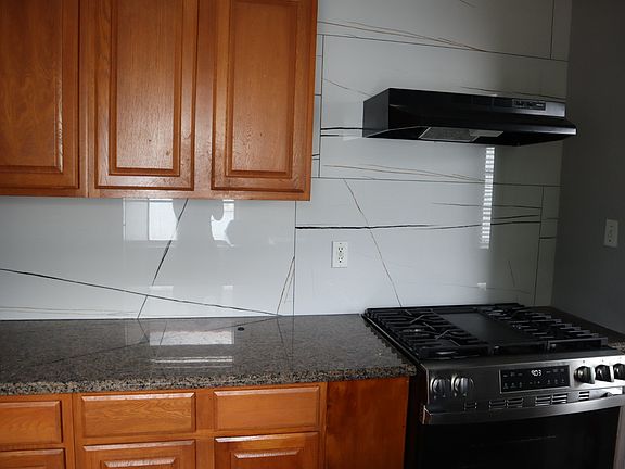 4th image of 6001 Mandeville St