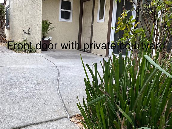 3rd image of 2733 Mabury Sq