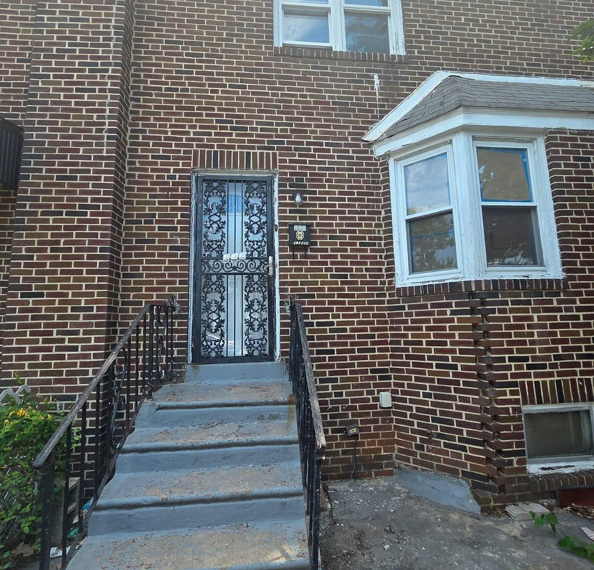 3 bed, 1.5 bath, 1093 sqft, $1,950 — Photo 1