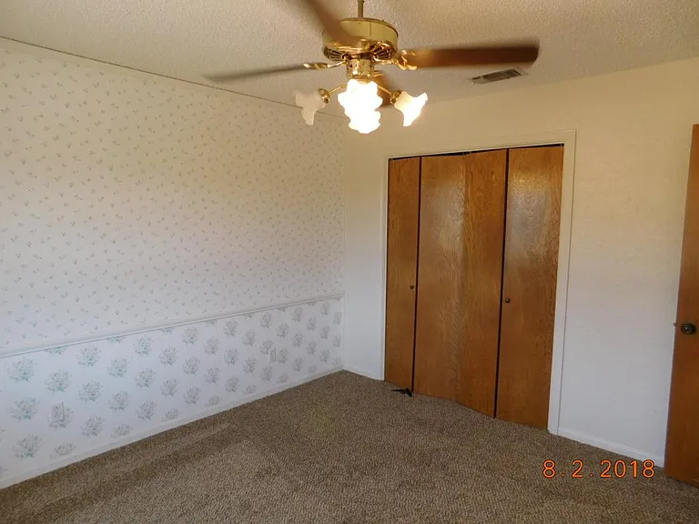 2315 E Highway 190 — Photo 33
