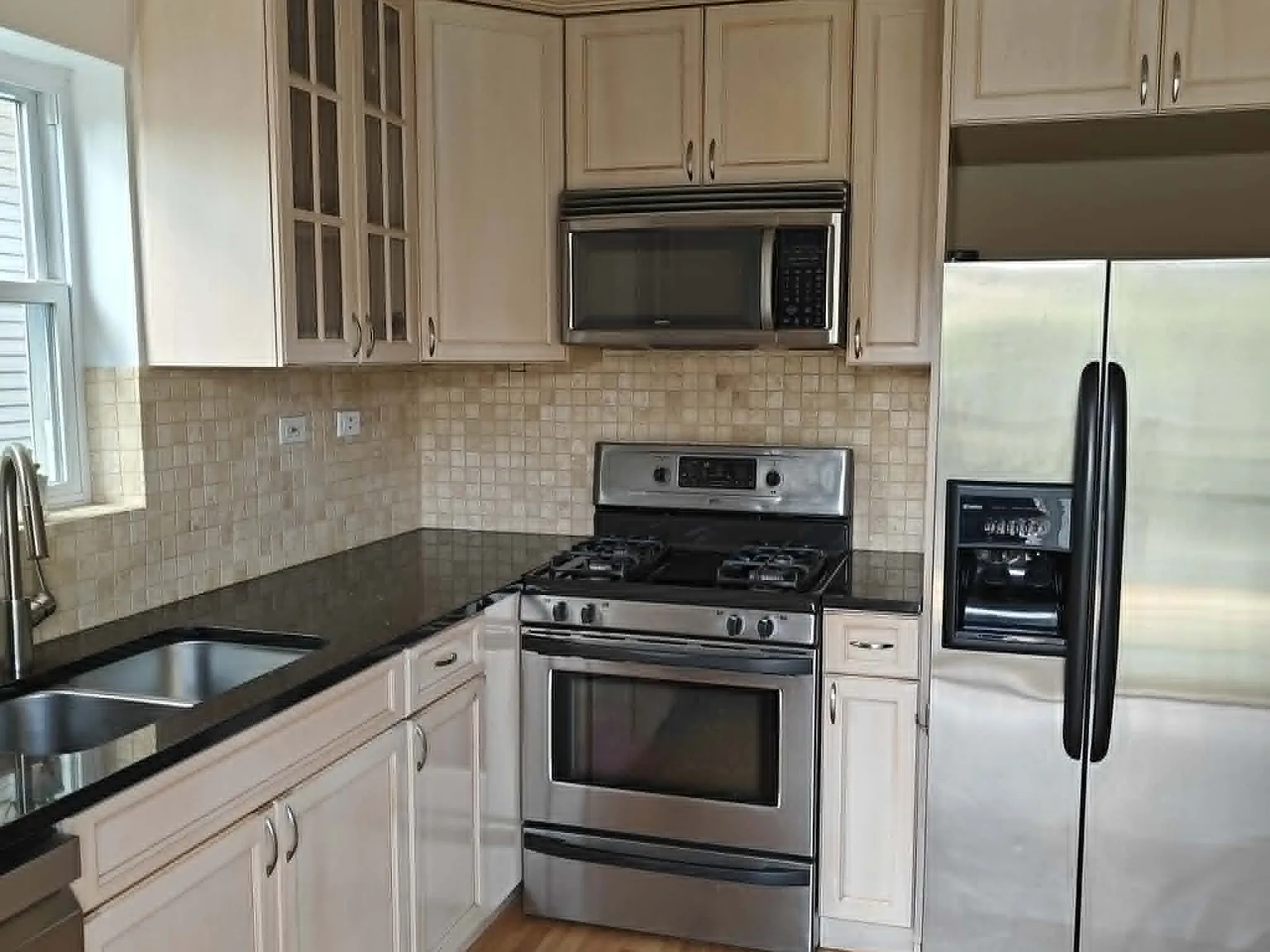 4 bed, 1500 sqft, $3,300 — Photo 4