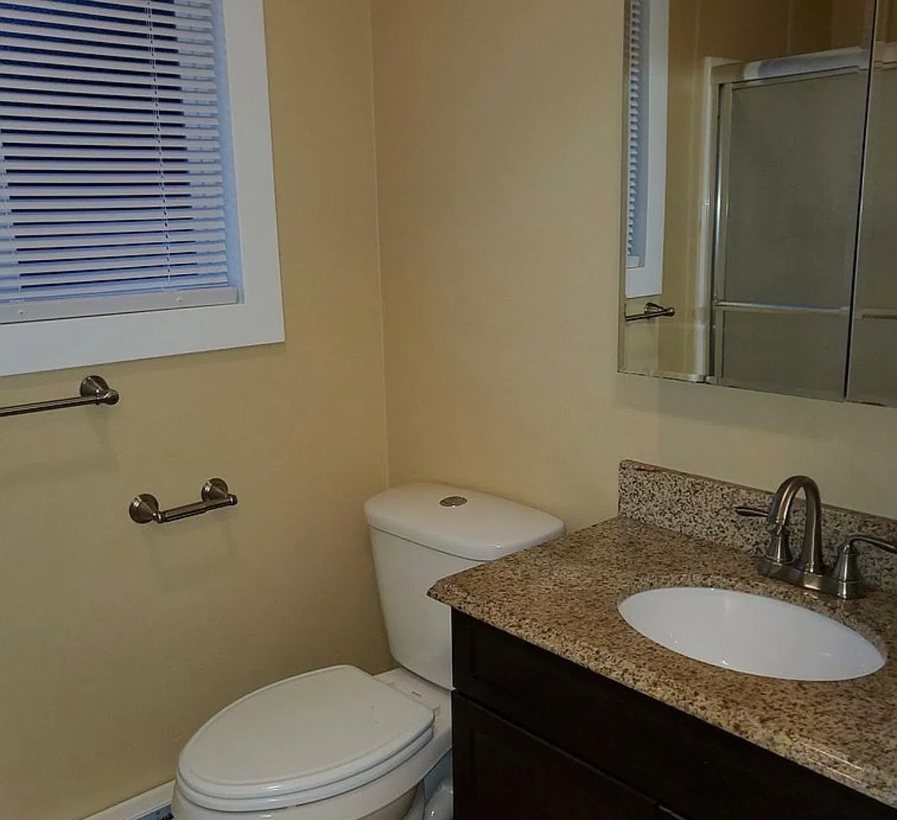 2 bed, 900 sqft, $2,000 — Photo 2