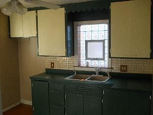 2nd image of 10045 S Trumbull Ave