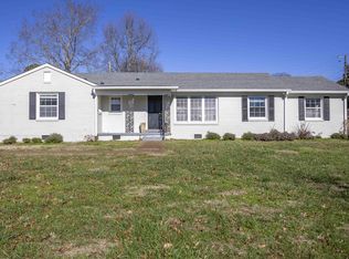 305 Hill View Dr, Dickson, TN 37055