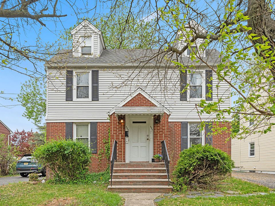 824 Pompton Ave (left side)