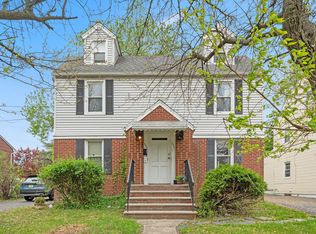 824 Pompton Ave, Cedar Grove, NJ 07009
