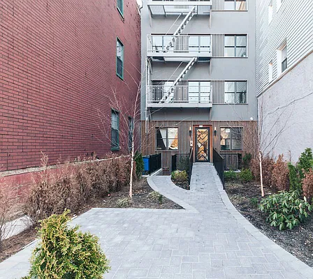 Rented by Rennit Inc. | media 21