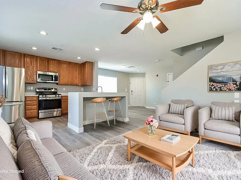 3010 Sunrise Bay Ave — Photo 4