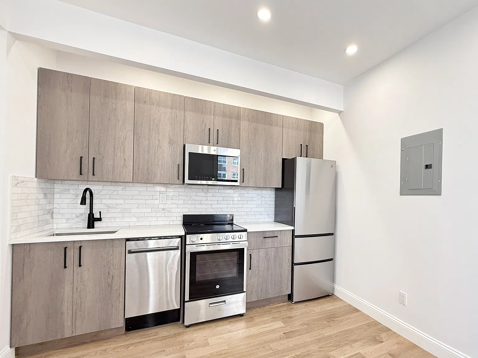 151 East 19th Street — Photo 3
