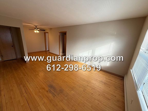 2nd image of 903 Saint Clair Ave APT 2
