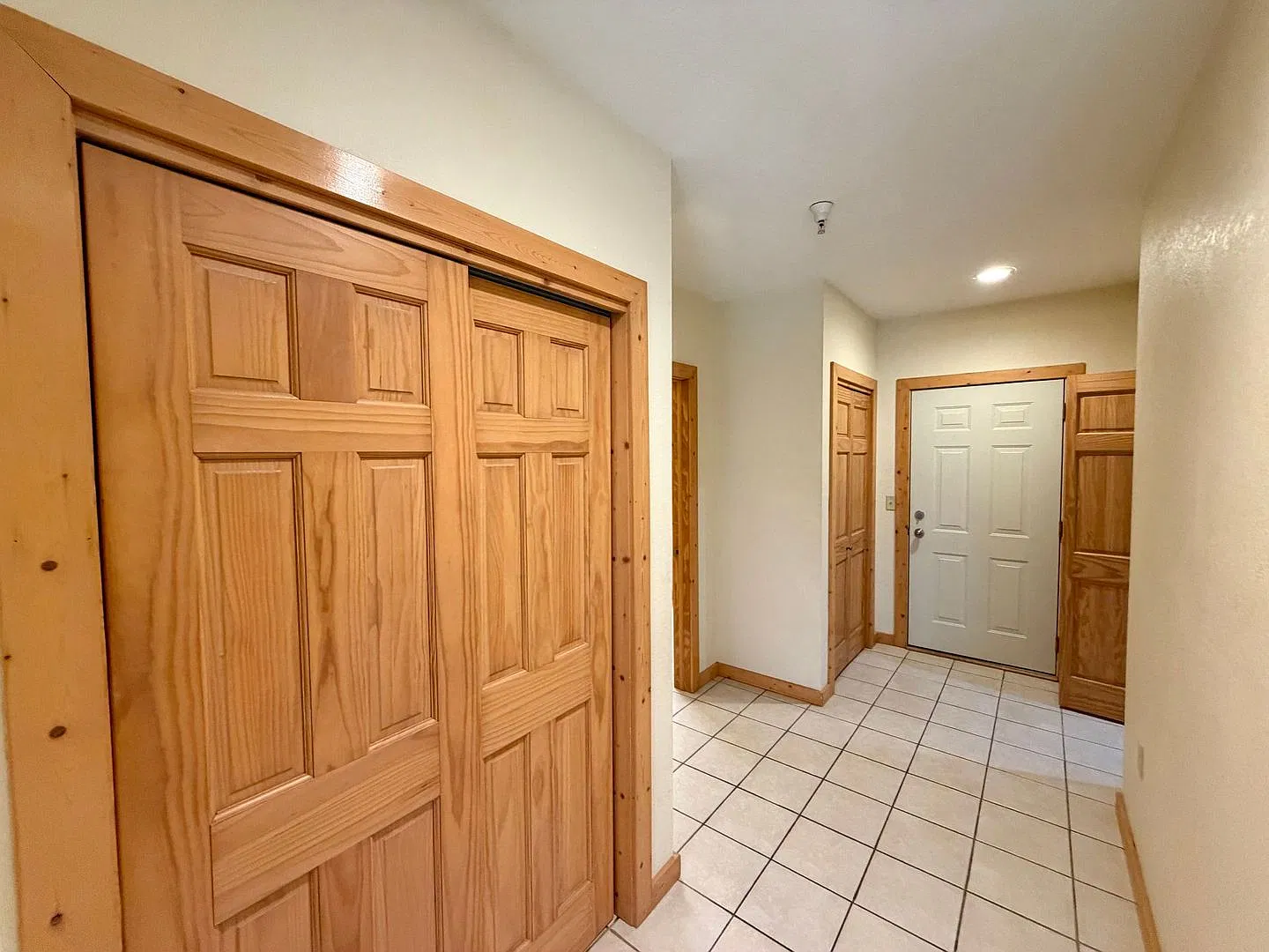 436 Thayer St — Photo 4