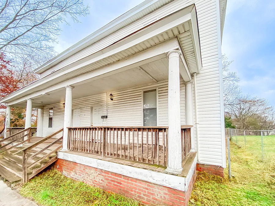 5 bed, 2.5 bath, 2288 sqft, $1,599 — Photo 1