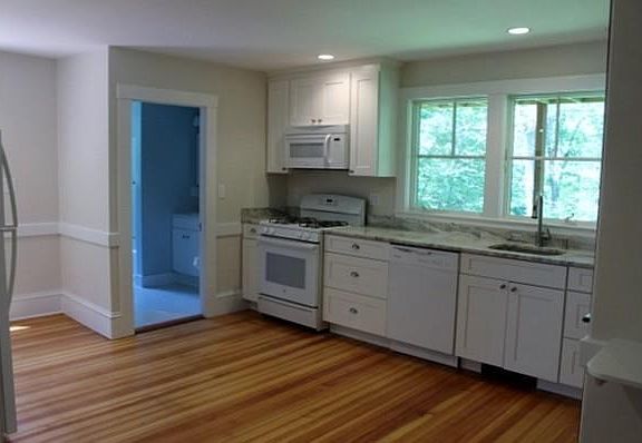 3rd image of 6 Squam Hill Ct #2