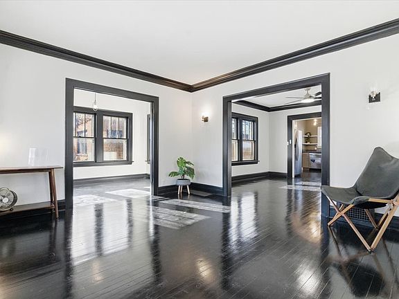 2nd image of 306 Oak Crest St
