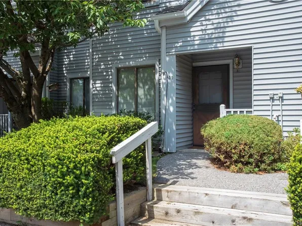 30 Sharon Lynn Blvd, Mohegan Lake, NY 10547