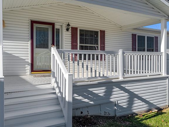 2nd image of 5664 Buttercup Ln