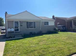 15161 Devoe St, Southgate, MI 48195
