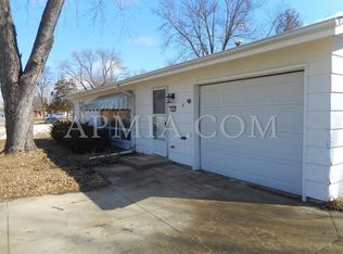 915 15th St, Marion, IA 52302