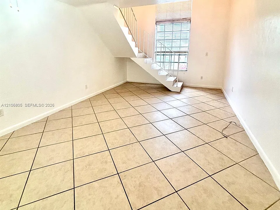 49 Navarre Ave #4