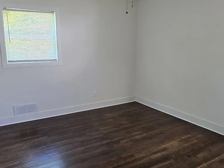 1437 Vesta Ave #2 — Photo 5