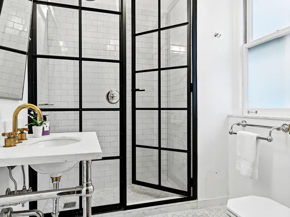 14 Sutton Place South image 8 of 12