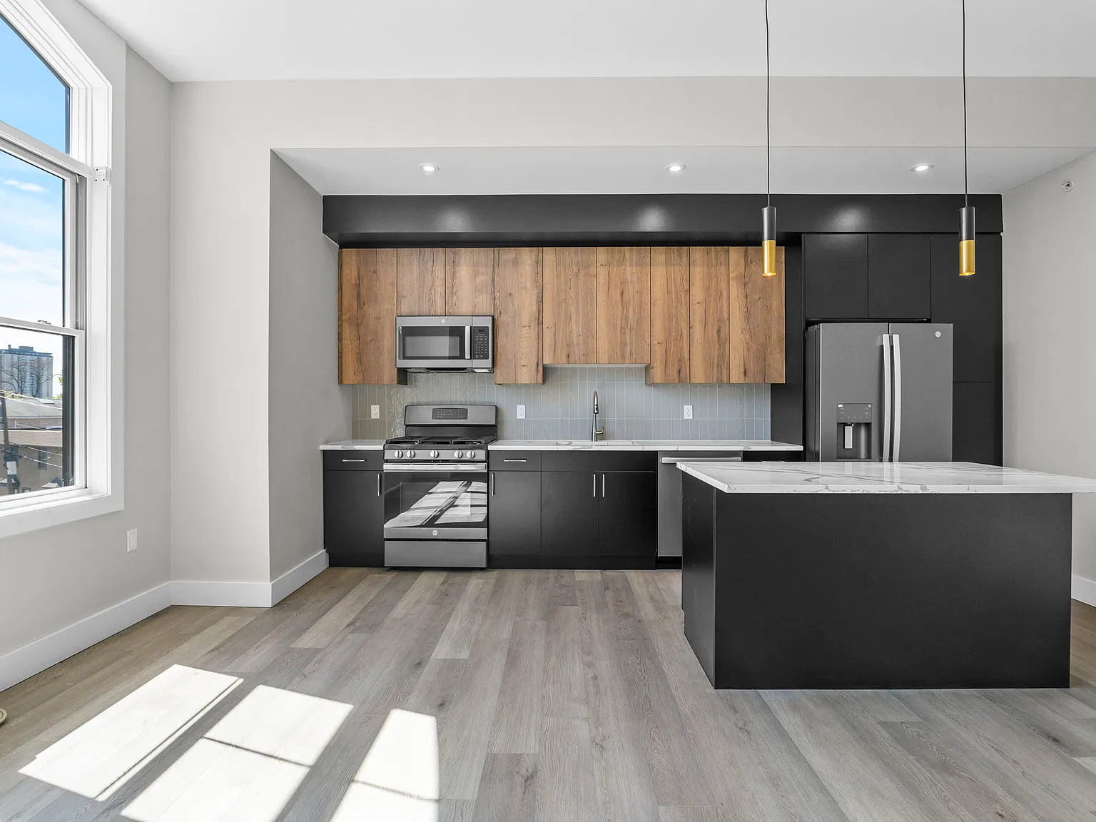 2021 Jones Rd — Photo 4