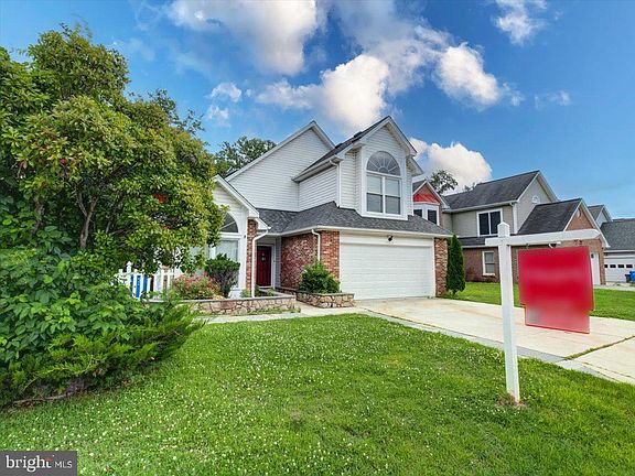 3rd image of 14233 Greenview Dr
