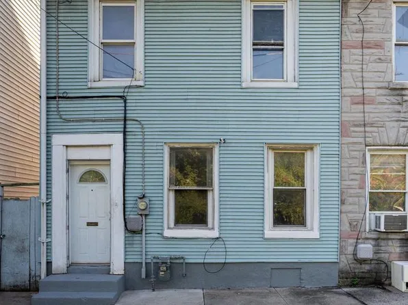 44 Neversink St, Reading, PA 19602