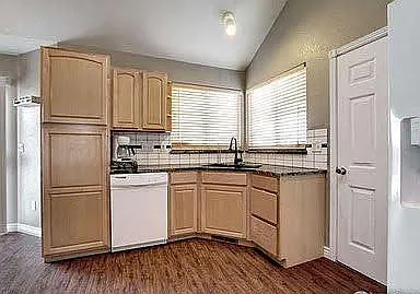 131 S Rachel Ave — Photo 4