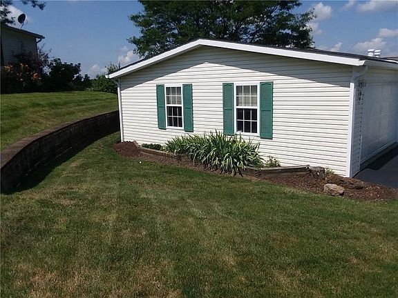 3rd image of 805 Clover Ln