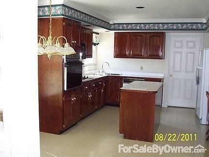 5th image of 124 Susan Way Dr