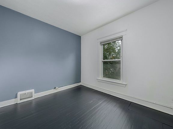 3rd image of 1434 W 112th St #3