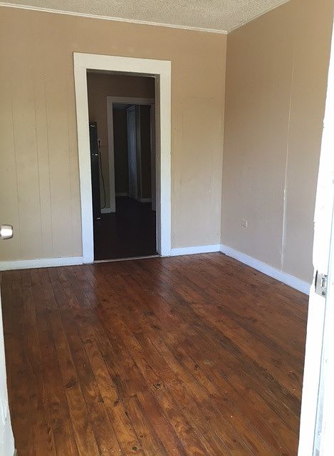 1st image of 903 Drury Ln APT 7