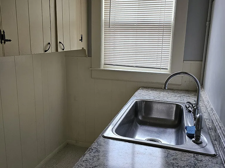 404 Stevens St #1 — Photo 4