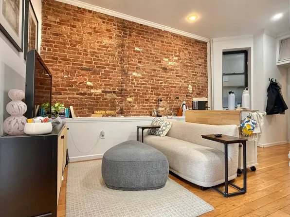 225 East 28th Street image 1 of 8